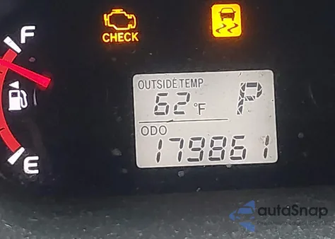 2010 Toyota Matrix S z USA, uszkodzony, nr VIN 2T1KE4EE4AC034729